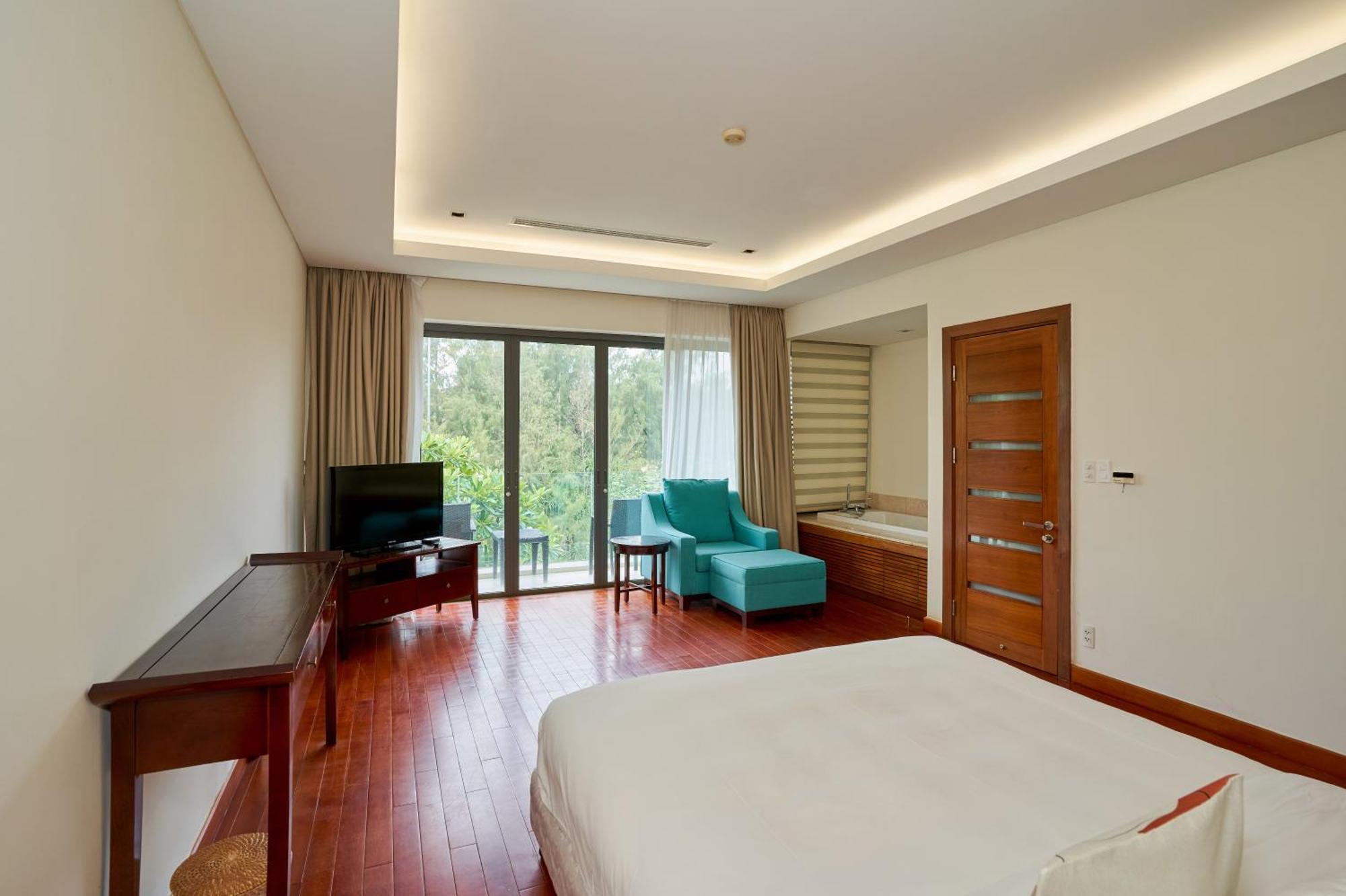 Ocean Luxury Villas Danang Exterior photo